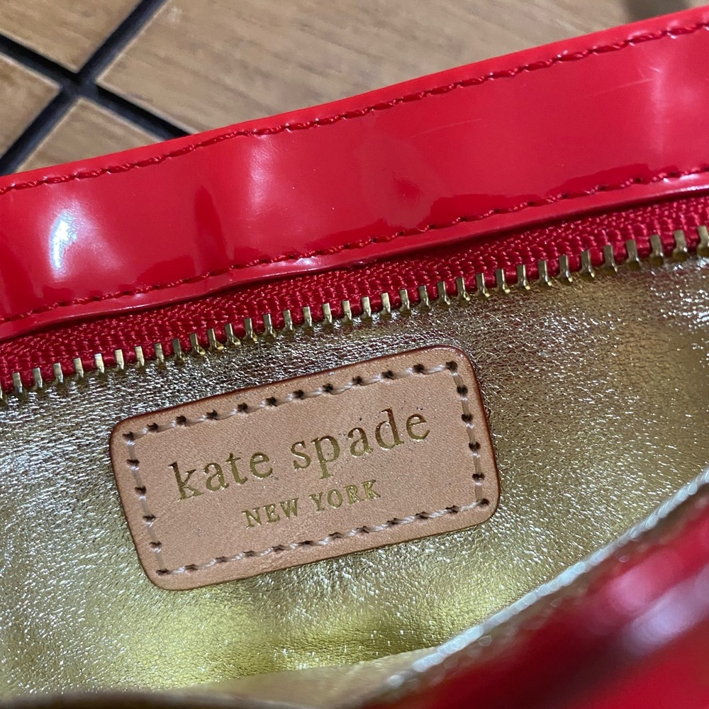 Kate Spade ♠️ Metal accents Classic Solid Red - Picture 5 of 6